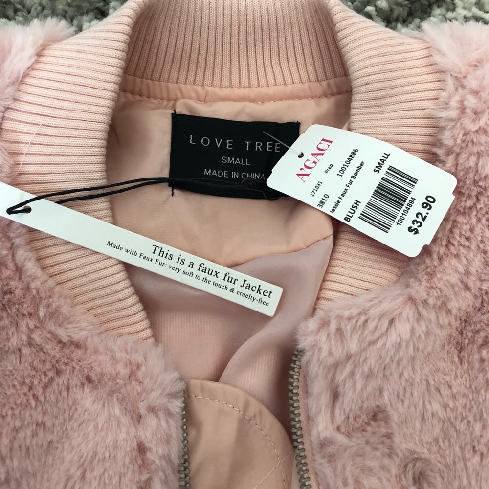 🎀Host pick🎀NWT Pink faux fur coat - Picture 3 of 4